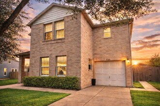 Building Photo - 7129 Walkup Ln