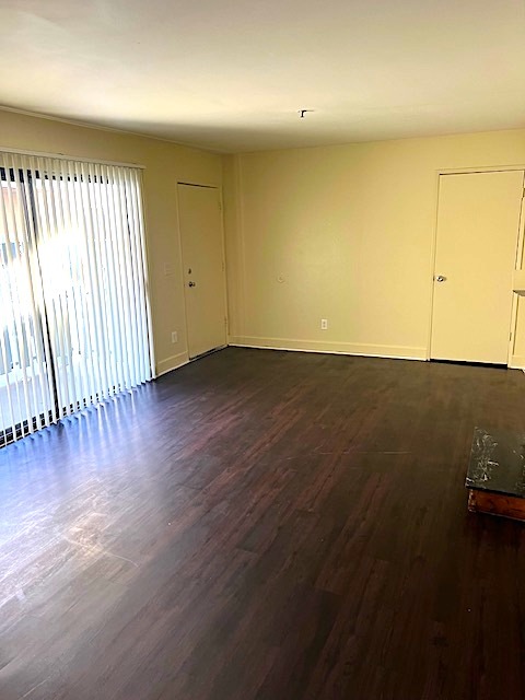 Foto del edificio - 6650 Woodley Ave