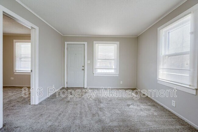 Building Photo - 3211 E 69th St