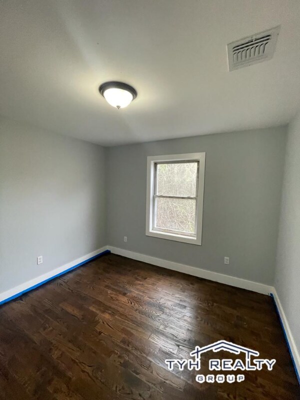 Building Photo - 377 Chadwick Ave