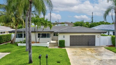 Building Photo - 4442 Sea Grape Dr