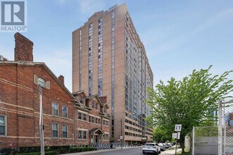 Building Photo - 15 Maitland Pl