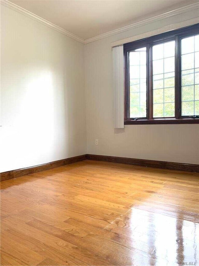 Foto del edificio - 5702 Parsons Blvd