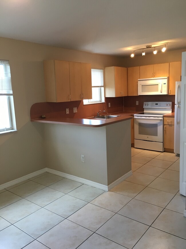 Foto del edificio - 1261 SE 27th St