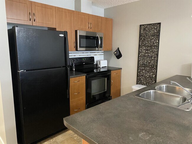Building Photo - 1 Bed 1 Bath Unit in Fort Mcmurray, AB