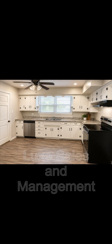Foto del edificio - 3508 Meadowbrook Dr