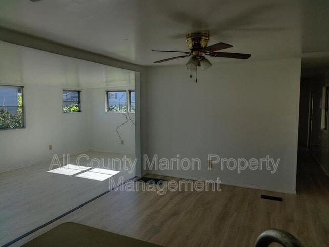 Building Photo - 1120 NW 42nd Pl