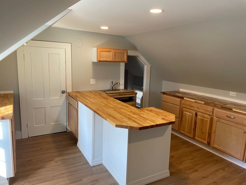 51 Grove St Unit 2, Keene, NH 03431 Room for Rent in Keene, NH