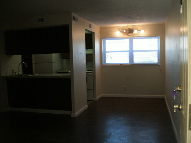 Building Photo - 215 N 45th St