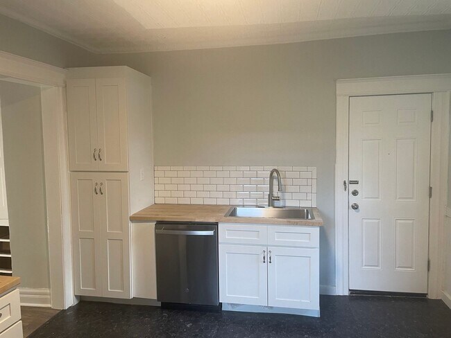 Foto del edificio - Charming 1BR near the public market