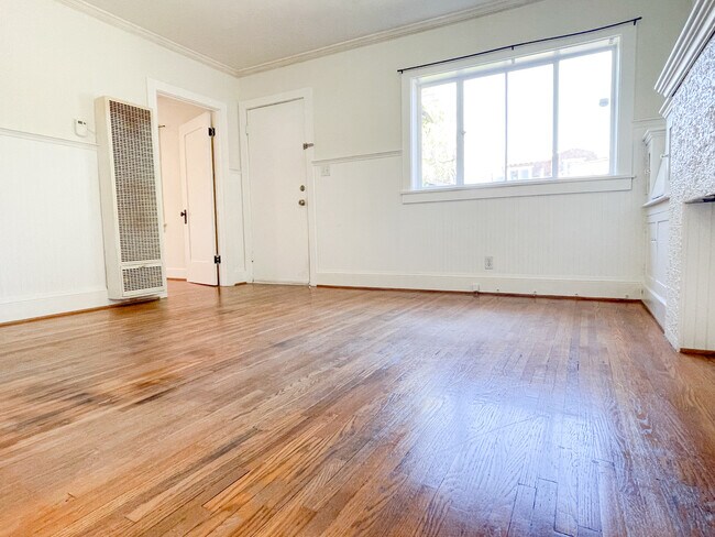 Building Photo - 709 Nowita Pl