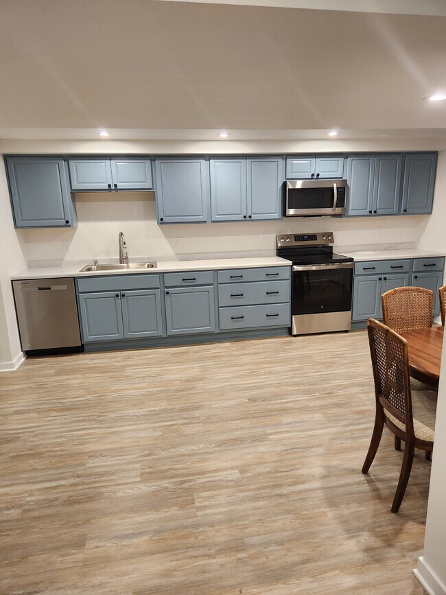 Foto del edificio - 3085 Summer Pl