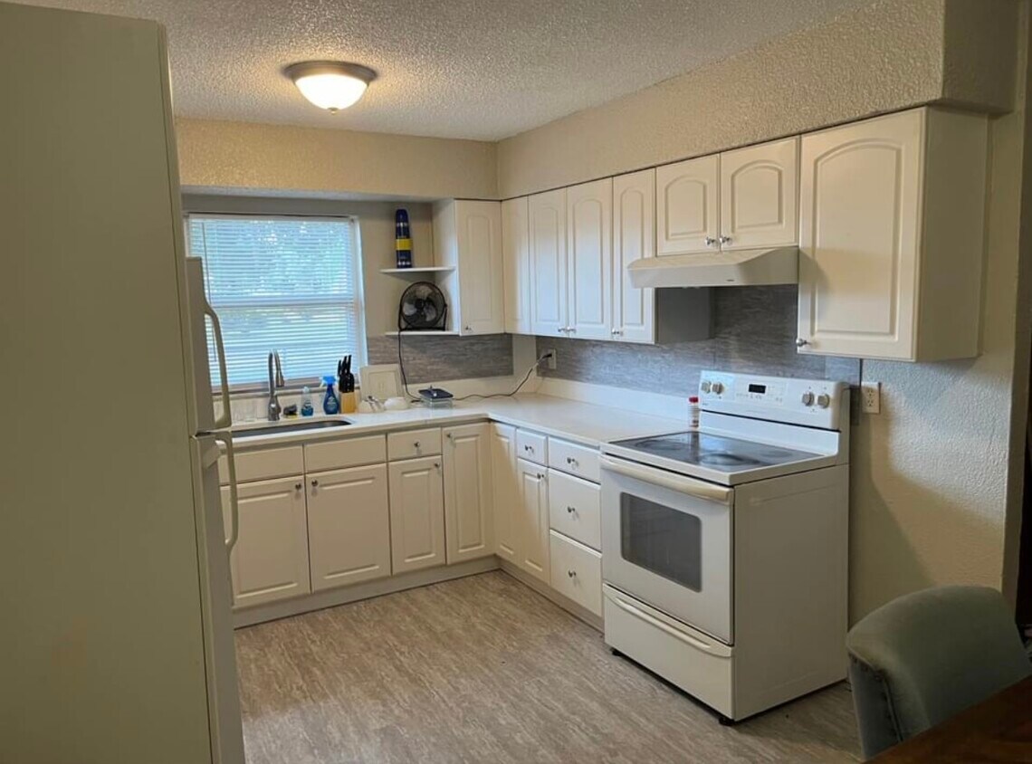 Foto principal - 1340 E Boulevard St