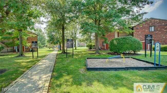 Foto del edificio - 2 br, 2 bath Condo - 433 Danbury Ln