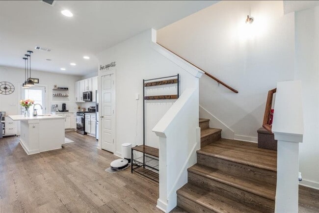 Foto del edificio - 5160 N A.W. Grimes Blvd