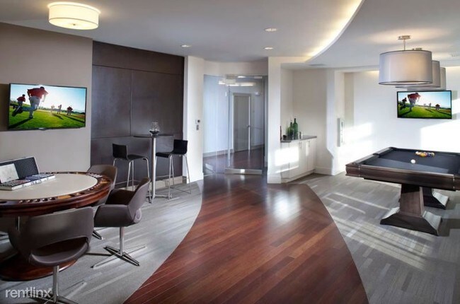 Building Photo - 225 Concord Tpke