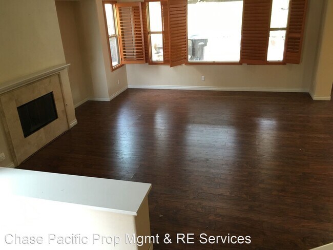Building Photo - 3 br, 2.5 bath House - 5029 Crescent Bay D...