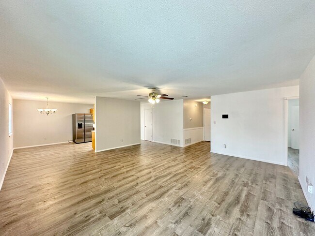 Foto del edificio - 1/2 Off First Months Rent!  Viewable Now!