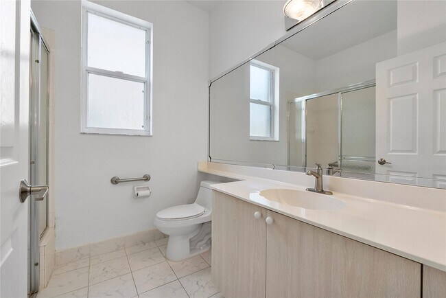 Foto del edificio - 22324 Rushmore Pl