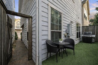 Building Photo - 3432 Cline St