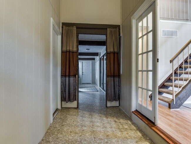 Foto del edificio - 1606 Stacey Ct