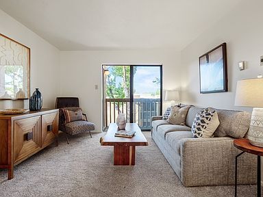 Building Photo - North side condo living opportunity locate...