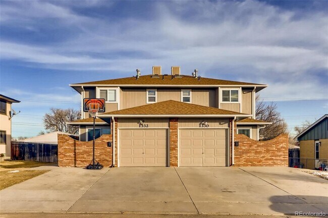 Building Photo - Newly Renovated 4bd/3ba Duplex in North Lo...