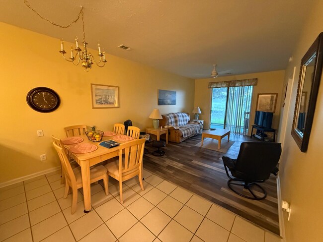 Foto del edificio - 472 River Oaks Dr