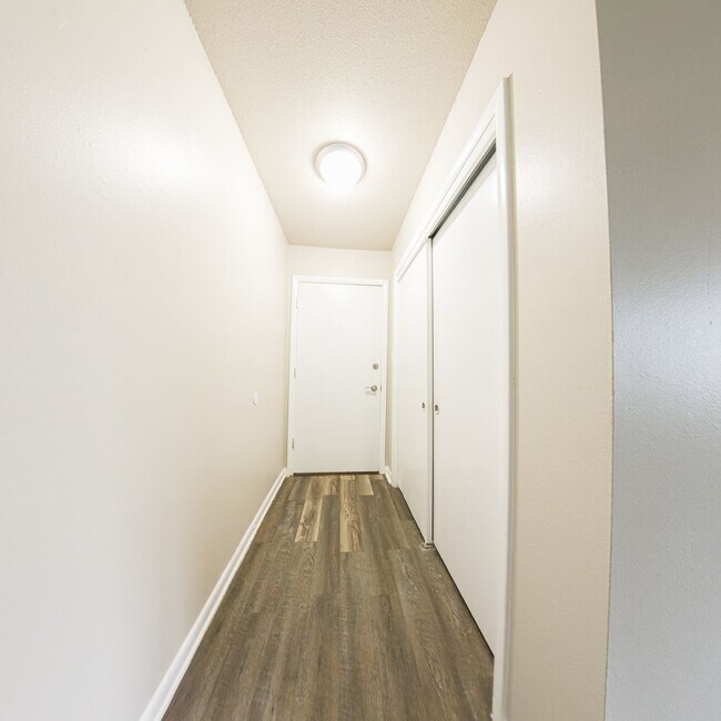 Building Photo - 104 2nd St NW