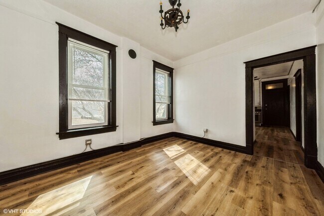 Building Photo - 8358 S Buffalo Ave