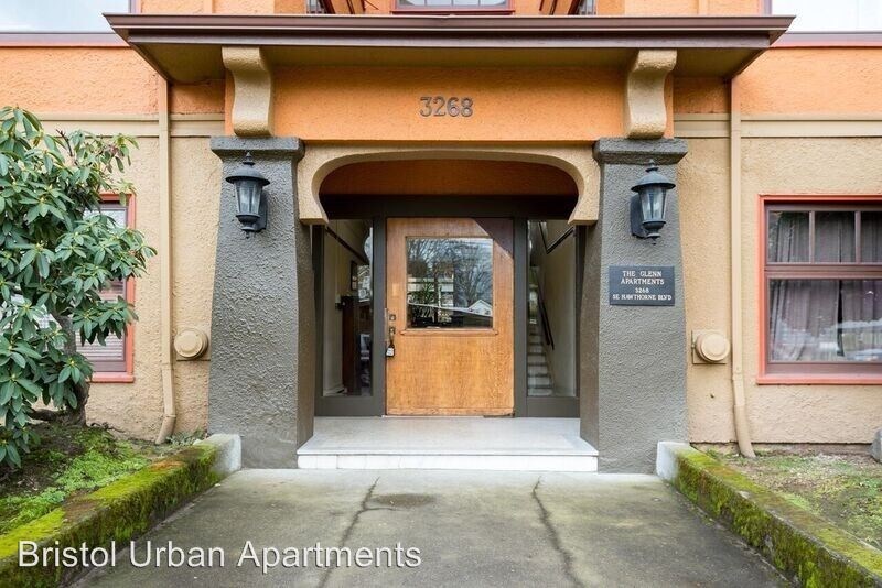 Primary Photo - 3268 SE Hawthorne Blvd