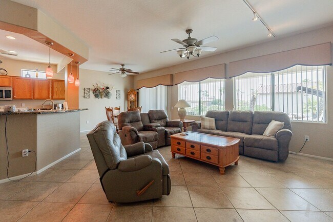 Building Photo - Move-In Ready Home with New AC in Exclusiv...