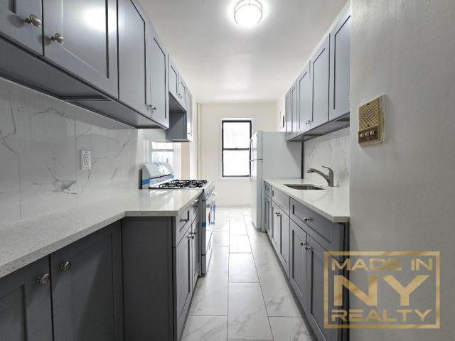 Foto principal - 2 bedroom in KEW GARDENS NY 11415