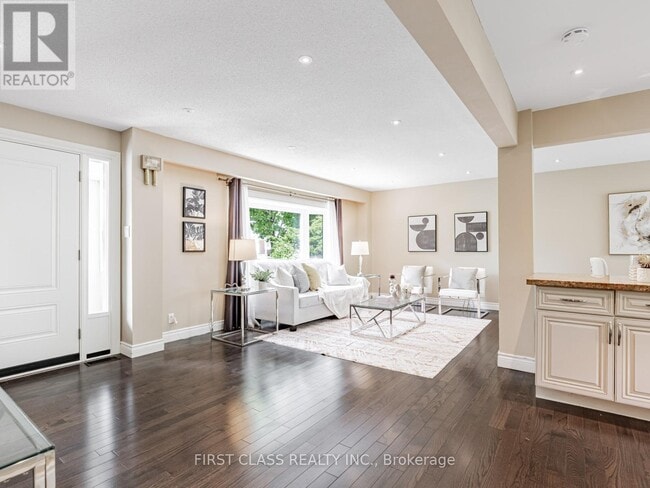 Building Photo - 97 Bridlewood Blvd