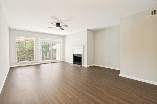 Building Photo - 2535 Wedglea Dr