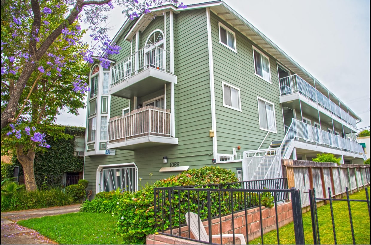Primary Photo - 1066 Coronado Ave