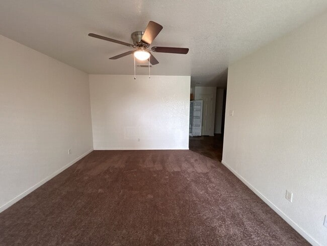 Foto del edificio - 308 Cedar Ridge Dr