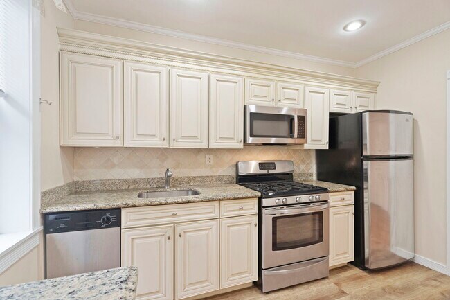 Foto del edificio - 6045 Boulevard E