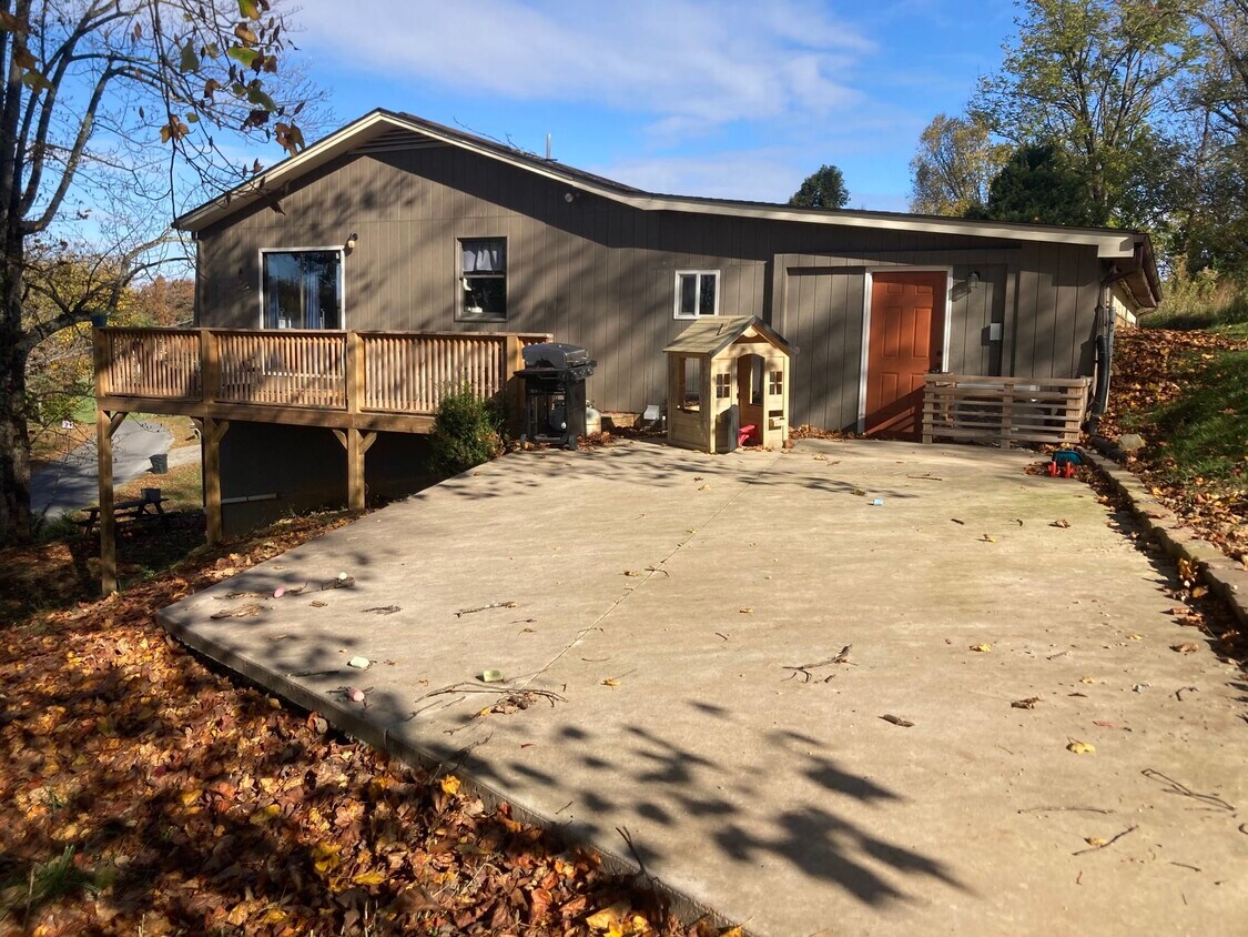 429 Cripple Creek Loop, Watauga, TN 37694 House Rental in Watauga, TN