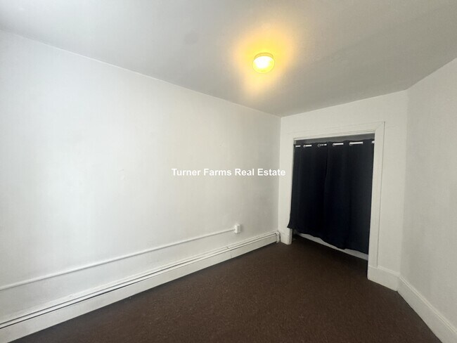 Foto del edificio - 8 Parker Hill Ave