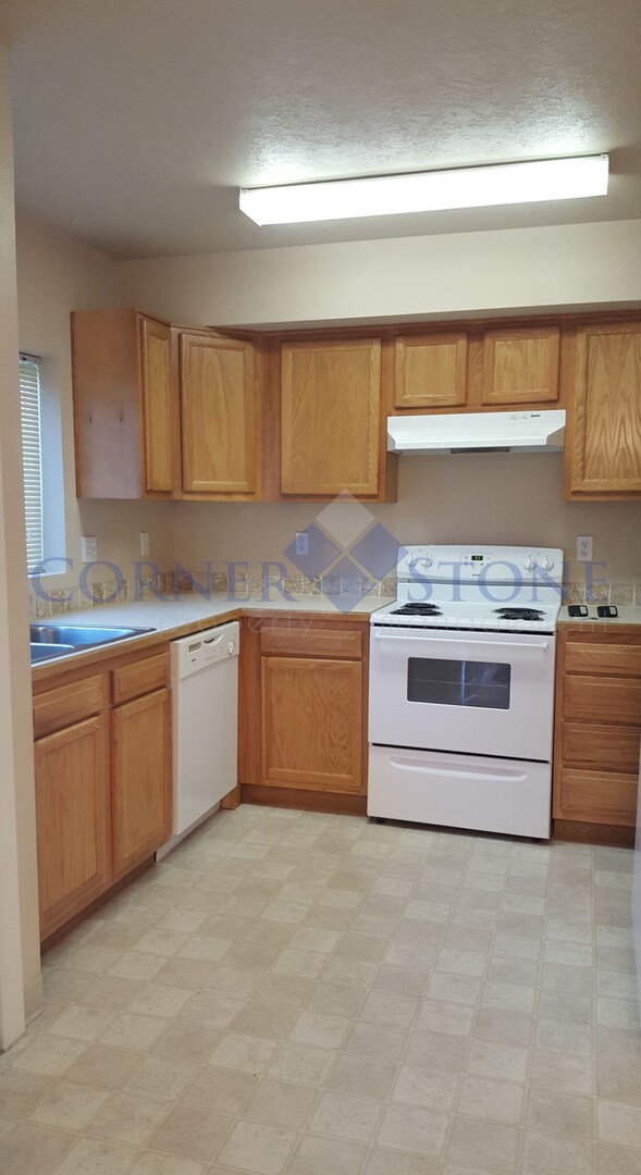 Foto del edificio - Great Townhome Near Morris Hill!