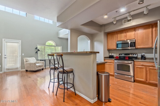 Building Photo - 2150 W Alameda Rd