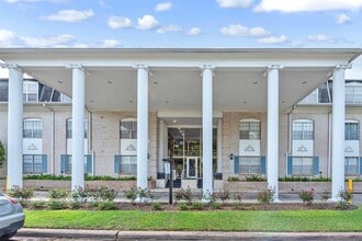 Building Photo - 2601 Bellefontaine