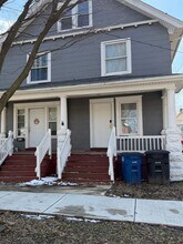 Building Photo - 10415-10415 Bernard Ave