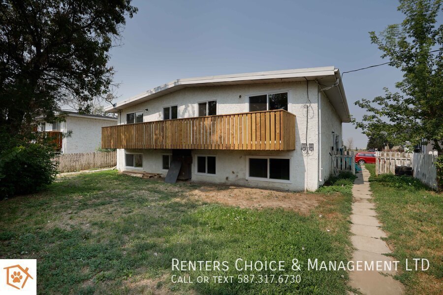 Primary Photo - Completely Renovated Townhouse in Brooks C...