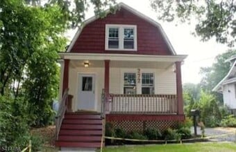 Building Photo - 272 Lake Ave