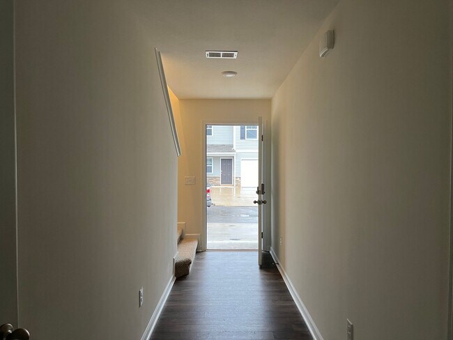 Foto del edificio - Beautiful New Construction 3 bedroom 2.5 C...