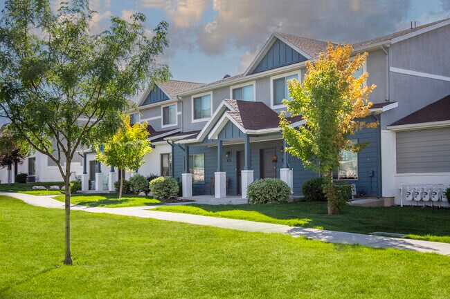Building Photo - Mountain View Townhomes
