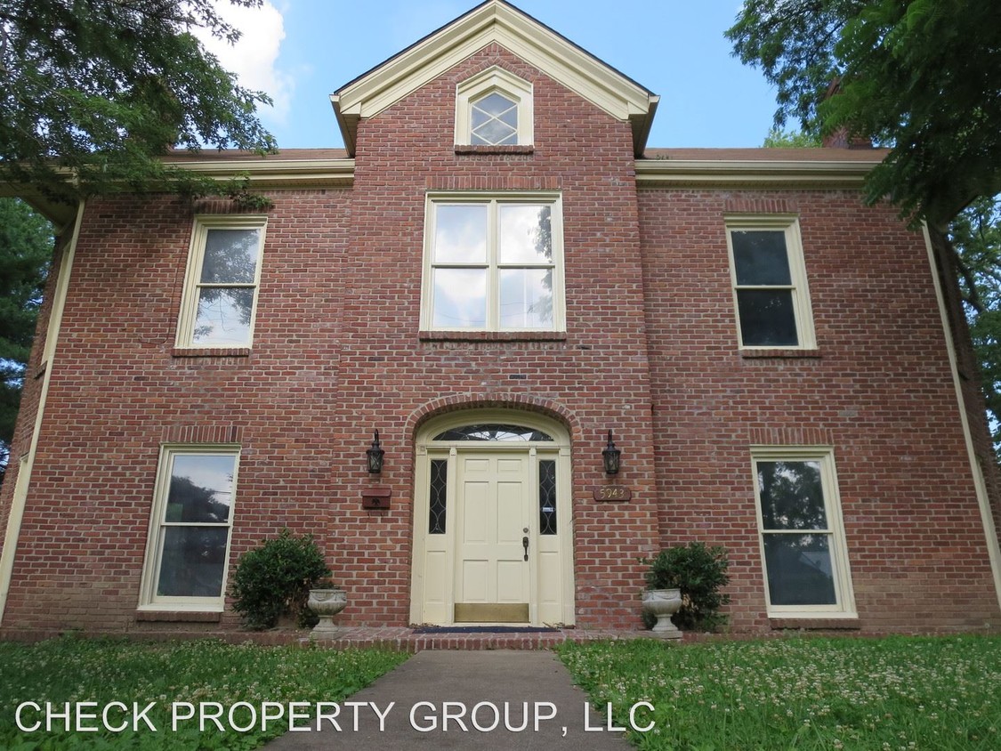 Foto principal - 5 br, 2 bath House - 5943 South Main Street