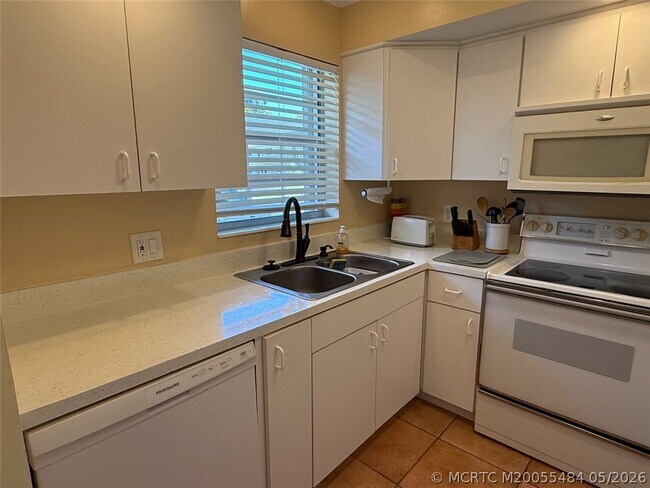 Foto del edificio - 2950 SE Ocean Blvd